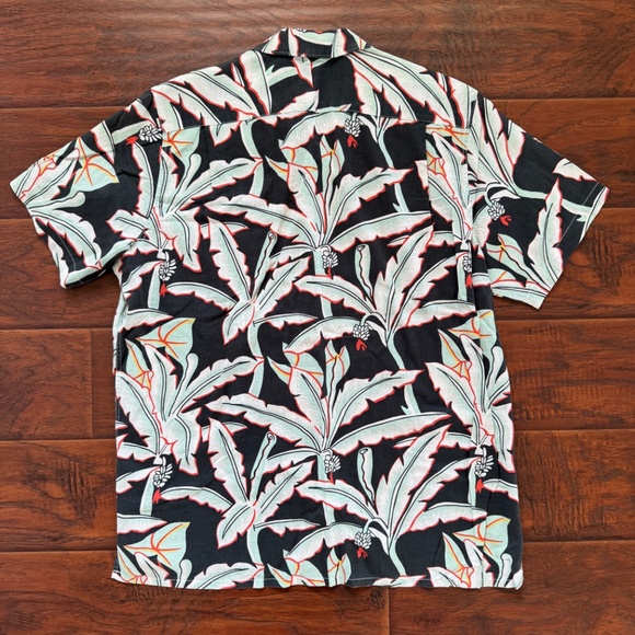 Levis Hawaiian Button Front Shirt - Size XL - Picture 3 of 3